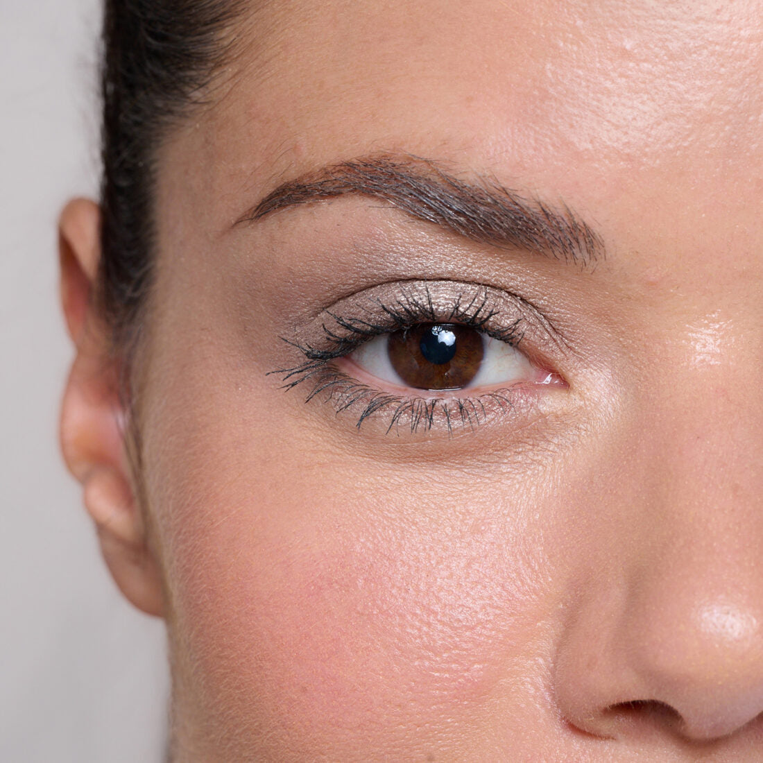 Precision brow detailer (impeccably medium)